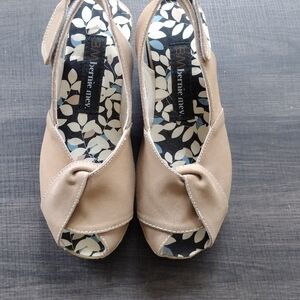 Brand New bernie mev. Tan Wedge Faux Suede Sandals, 8M